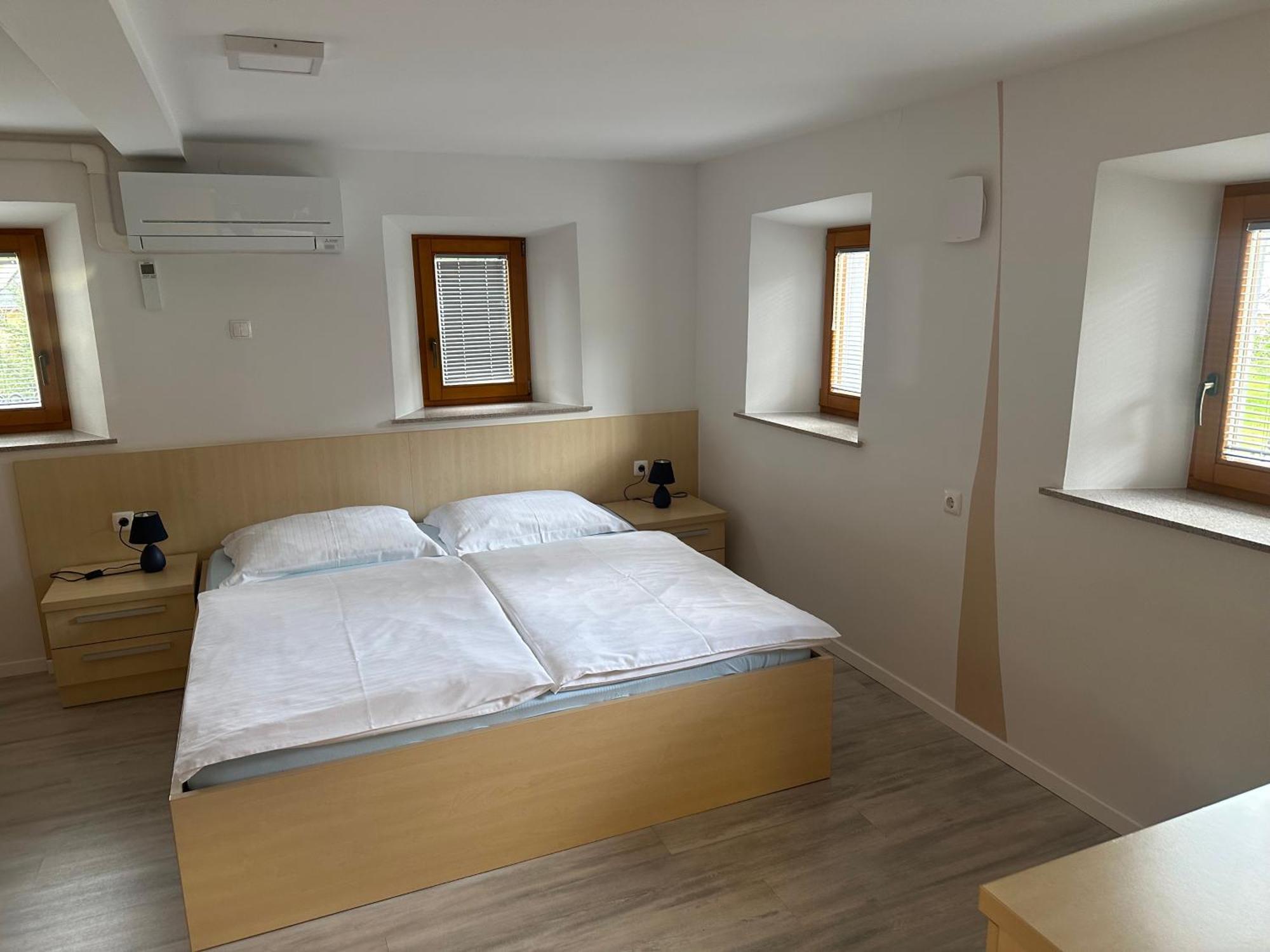 Domacija Vodnik & Apartments Cerklje na Gorenjskem Exterior foto